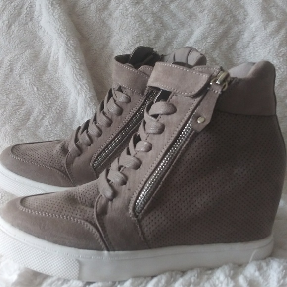 SOLD ON MC - Picture 2 of 8